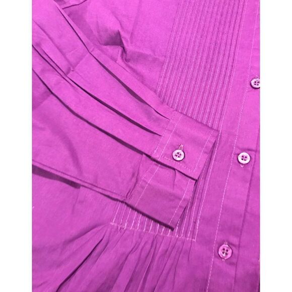 Woman within Button Front - Picture 6 of 7